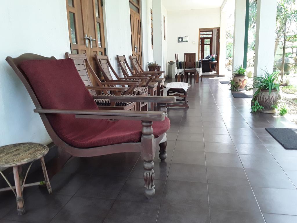 Karl Holiday Bungalow Kalutara Exterior photo